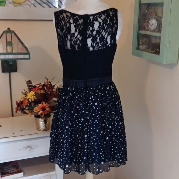 B. SMART Dress - Picture 5 of 13